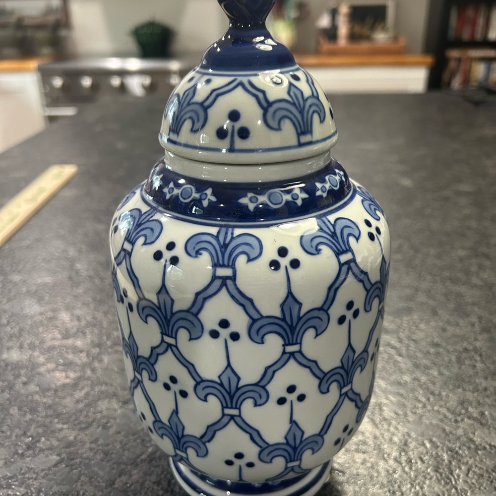 Blue and White Decorative Porcelain Jar with Lid - Classic Floral Motif
